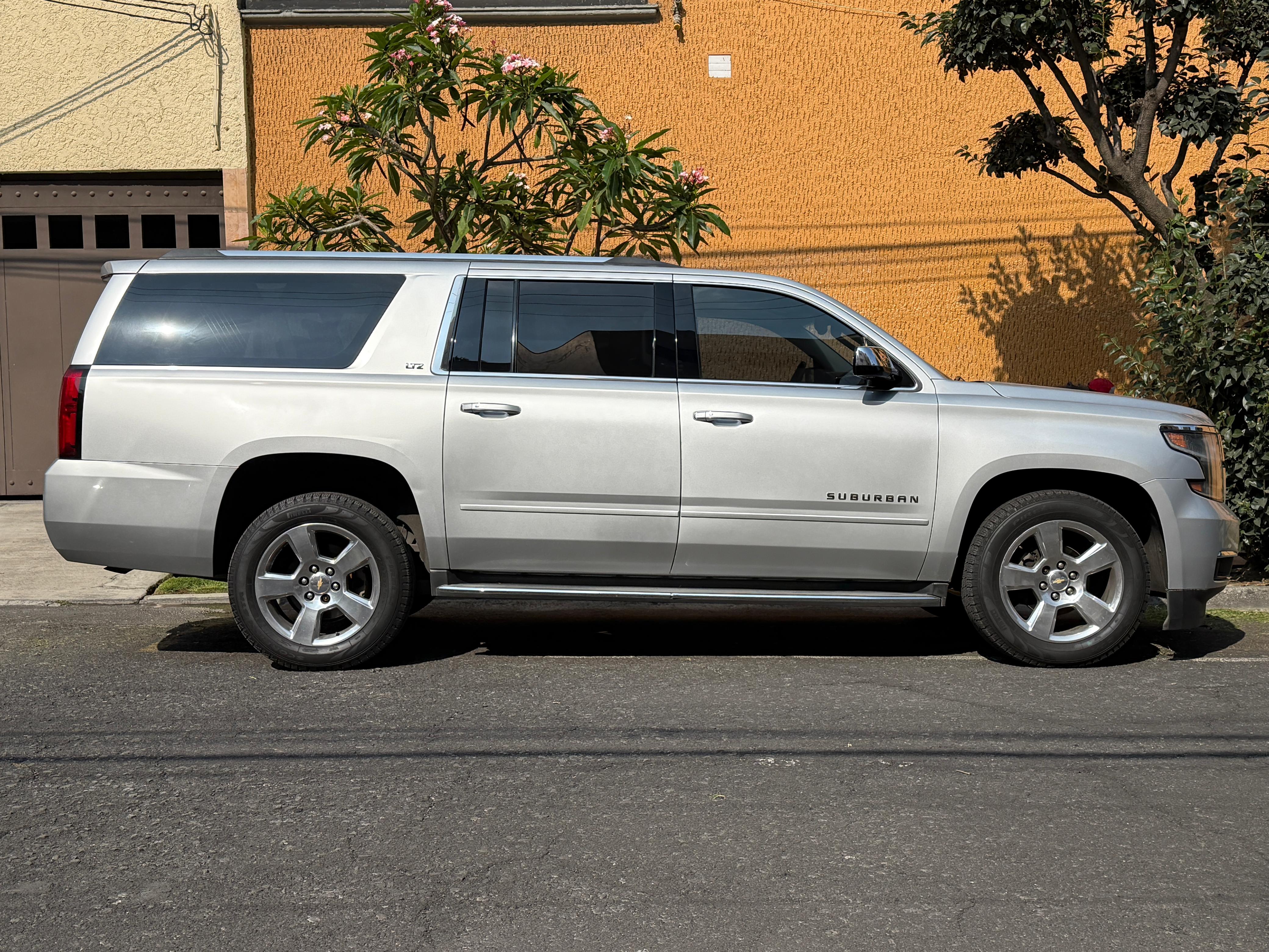 Chevrolet  SUBURBAN D 2015