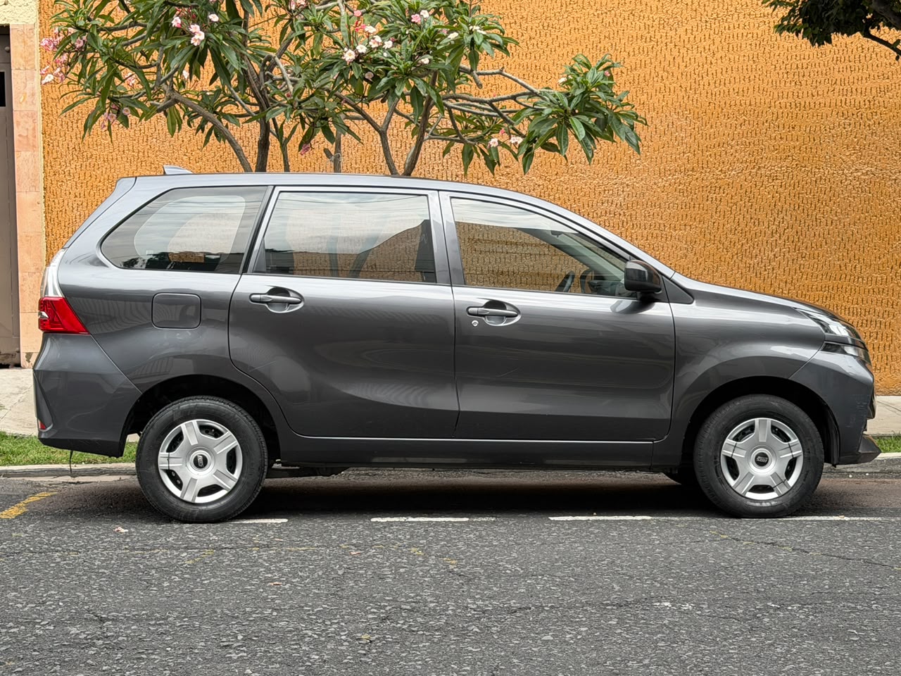 Toyota  AVANZA LE MT  2021