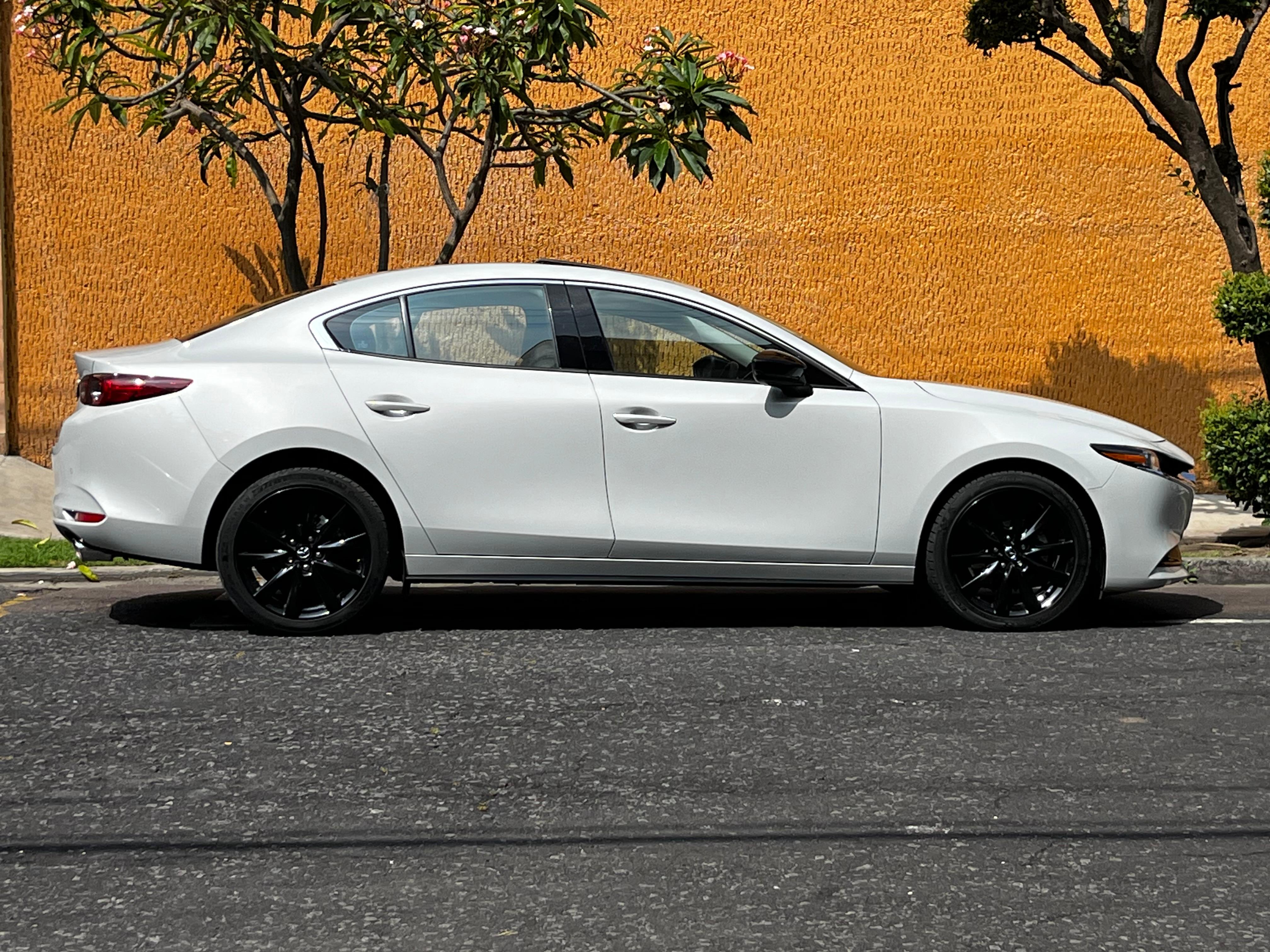 Mazda  3 SIGNATURE 2024